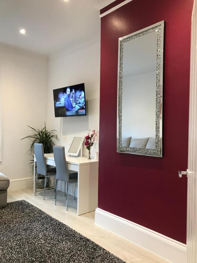 The Dragon Pad Boutique Apartment Royal Tunbridge Wells Exterior foto